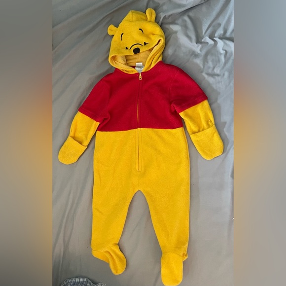 Winnie the Pooh onsie 6-9 month - Picture 1 of 1